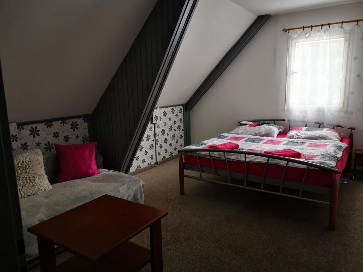 Penzion Tomy Na Plazi Hotel Frymburk Exterior foto