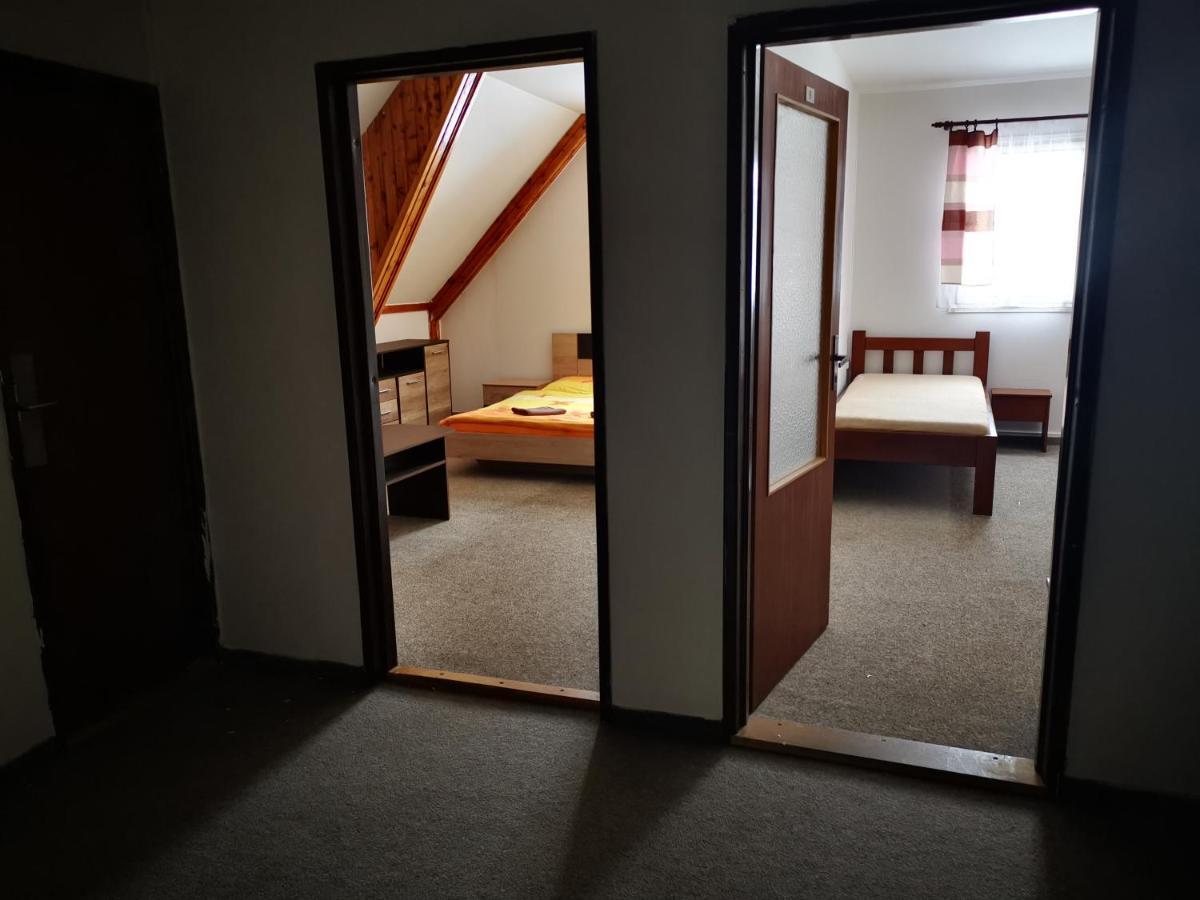 Penzion Tomy Na Plazi Hotel Frymburk Exterior foto
